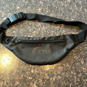 Zyia Crossbody Fanny Pack
